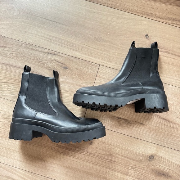 BCBGENERATION Shoes - BCBGENERATION Womens Black 1 Platform Marie Round Toe Block Heel Chelsea 8